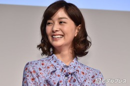 パドレス松井裕樹投手の妻・石橋杏奈「最近毎日お手伝いしてくれる」料理中の娘公開「コンロに届かなくて椅子使ってるの愛おしい」「親孝行すぎる」と反響
