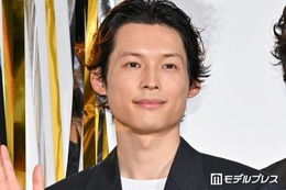 SixTONES松村北斗＆今田美桜、原作・東野圭吾さんの映画鑑賞後の言葉に感謝「最大の安心で賛辞」【白鳥とコウモリ】 画像