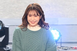 “令和の峰不二子”阿部なつき、胸元ざっくりキャミワンピ姿「色気すごい」「スタイル抜群」の声