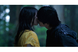 「涙なしで見れない」橋本環奈“緑”＆チェ・ジョンヒョプ“西上”、さよならのキスに反響「バカンスの法則」最終話配信