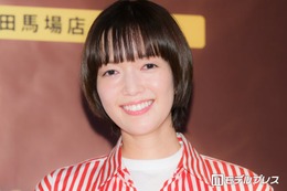 佐藤栞里、フライドチキン調理体験に歓喜 実食中は「指までおいしい」
