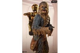 『スター・ウォーズ』チューバッカがC-3POを背負う！名場面が高さ約63cmの究極造形に 画像