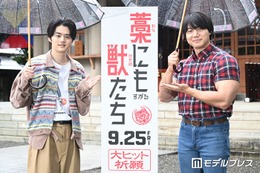 鈴鹿央士＆青木マッチョ、原宿降臨でオーラ放つ 東郷神社でヒット祈願「めちゃくちゃ緊張しました」【藁にもすがる獣たち】