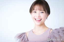 渡邊渚、ミニワンピから美脚スラリ「美人オーラがすごい」「後ろ姿まで絵になる」と反響 画像