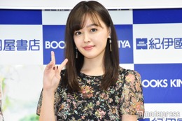 元モー娘。メンバー、美脚際立つミニワンピ×ロングブーツコーデに絶賛の声「スタイル抜群」「頭身バランス完璧」 画像