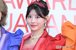 FRUITS ZIPPER月足天音「銀座をほんの少しだけ片っぽ裸足で歩きました」投稿が話題「まるでシンデレラ」「ドジっ子でNEW KAWAII」 画像