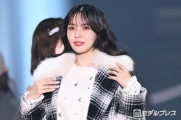 元櫻坂46小林由依、ボアコート＆ロングスカートで上品ルック「大人っぽい」「かっこよくて綺麗」の声【TGC2026A/W】