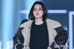櫻坂46的場美青、センター分けで雰囲気ガラリ「印象変わる」「似合いすぎ」と絶賛の声【TGC2026A/W】