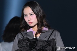 Juice＝Juice石山咲良、前髪なしで雰囲気一変 洗練された大人の魅力放つ【IDOL RUNWAY COLLECTION 2026A/W】 画像