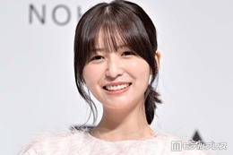 長濱ねる、色白美脚際立つルームウェア姿披露に反響「ドキドキするほど可愛い」「脚が綺麗すぎる」の声 画像