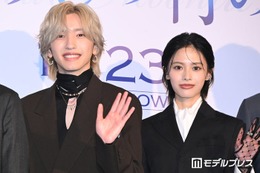 なにわ男子・道枝駿佑、王子役との違いは「恋愛手練れなところ」安斉星来とうるわしい“W王子”スタイリングで登場【うるわしの宵の月】 画像