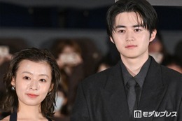森七菜、鈴鹿央士と「初めましてで銃を突きつけて…」撮影秘話明らかに【藁にもすがる獣たち】