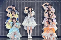 MORE STAR、山本るしあ＆鈴木花梨脱退後初パフォーマンス 7人で「ハグ！」披露【ガルアワ2026A/W】