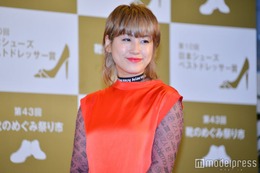 2拠点生活のIMALU「今とほぼ変わらない幼少期」現在の姿と並べて公開「昔から可愛い」「面影ありすぎ」の声
