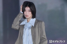 櫻坂46藤吉夏鈴、ジャケット×ハーフデニムでマニッシュに「見惚れた」「スタイル神」とファン悶絶【ガルアワ2026A/W】