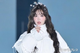 藤田ニコル、ウェービーヘア×ヘッドアクセでガーリーな魅力「お姫様みたい」「さすがの着こなし」と反響続々【ガルアワ2026A／W】 画像