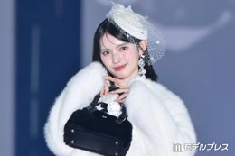 超ときめき宣伝部・菅田愛貴、白ファーアウター×チェックワンピのガーリーコーデでキュートに魅せる【ガルアワ2026A/W】 画像