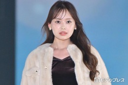 元日向坂46濱岸ひより、ミニスカ×ロングブーツから美脚すらり「スタイル良すぎ」「美しい」と話題【ガルアワ2026A/W】 画像