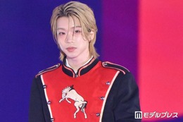 BUDDiiS森愁斗、ナポレオンジャケットでロイヤルオーラ纏う「英国の王子様かな？」「雰囲気違ってドキッとした」と悶絶の声【ガルアワ2026A/W】