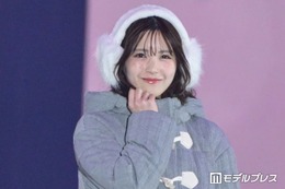 乃木坂46筒井あやめ、イヤーマフ×レッグウォーマーの冬コーデ 愛らしい笑顔に「冬の妖精みたい」「天使すぎる」の声【ガルアワ2026A/W】