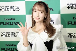 三上悠亜、“マスカラなし”メイクで雰囲気ガラリ 新ヘア公開に「ツヤツヤ」「お人形さんみたい」と反響