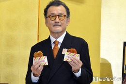 吉田鋼太郎、ファミチキ20周年“成人式”で祝辞 自身出演の新CMに「いい芝居する」と自画自賛 画像