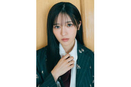 乃木坂46、6期生の撮り下ろしグラビア企画スタート トップバッター・大越ひなのの写真公開 残る10人は10月3日から毎日1人ずつ掲載【6期生グラビア Nogizaka Colors】 画像