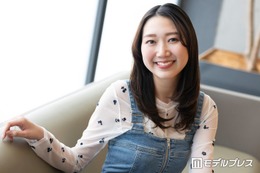 「バチェラー6」参加美女、オフショルニットで美肩ちらり「華奢な肩で綺麗」「スタイル良くて憧れる」と反響