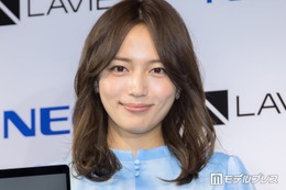 川口春奈、華やかウエディングドレス姿公開「リアルプリンセス」「綺麗すぎてうっとり」と絶賛の声 画像