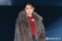 「今日好き」りんか、ボリュームファー×ミニ丈コーデで美脚披露「スタイル良すぎ」「大人っぽい」【TGC北九州2026】 画像
