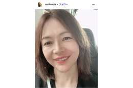 青田典子、夫・玉置浩二との仲良し夫婦ショット公開「お揃いのブロンドヘアが可愛すぎる」「幸せオーラがすごい」と反響