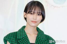 南沙良、変形スカートドレスから美脚「美しさとかっこよさが共存してる」「スタイル抜群」と反響