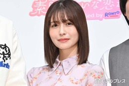 長濱ねる、眼鏡×タンクトップコーデ披露「華奢で憧れる」「ビジュ最高」と反響