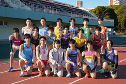 小林虎之介・菅生新樹・庄司浩平ら、学生キャスト18人勢ぞろい写真が初解禁 陸上競技場トラックに集結【俺たちの箱根駅伝】 画像