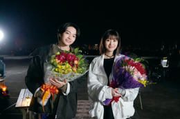 なにわ男子・西畑大吾＆福本莉子、話題の大規模“雨降らし”シーンの裏側 演技スイッチ切り替わる瞬間も【時給三〇〇円の死神】 画像