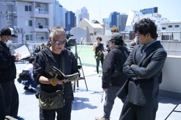 小栗旬「矢吹として生き切った」リリー・ジェームズ＆間宮祥太朗らも登場『バッド・ルーテナント：トウキョウ』特別インタビュー映像