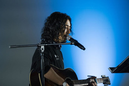 斎藤工発案・移動映画館「cinema bird」京都・京北にて開催 京都出身アーティスト・birdとのスペシャルライブで12年越しの念願叶う
