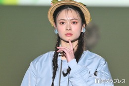 “顔面重要文化財”AKB48センター伊藤百花、ミニ丈ボトムから美脚スラリ「ドキッとした」「可愛すぎる」と反響 画像