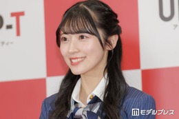 AKB48メンバー、スラリ美脚際立つミニスカ秋コーデに反響「可愛すぎる」「お人形さんみたい」 画像