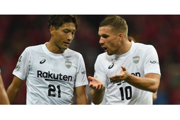 高原直泰と対談したポドルスキ、「沖縄サッカーキャンプ」で感じたこととは 画像