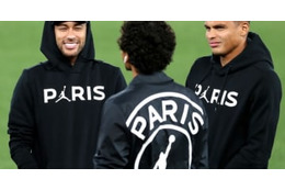 「PSG×ジョーダン」のコラボアイテム、ネイマールやエンバペらが着る！画像で見よう 画像