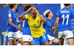 決めてりゃ伝説！女子W杯でブラジル選手がやった「超シュート」 がこれ 画像