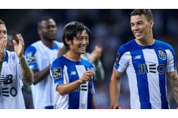 中島翔哉、ポルト選手が拍手した「変態的テクニック」がこれ 画像