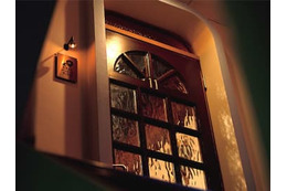 富ヶ谷で話題のお洒落居酒屋は、ビストロみたいなレトロな扉の先にあった！ 画像
