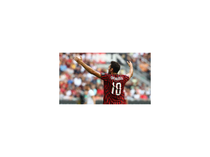 本田からミランの背番号10を継承！イブラはチャルハノールをこう評価する