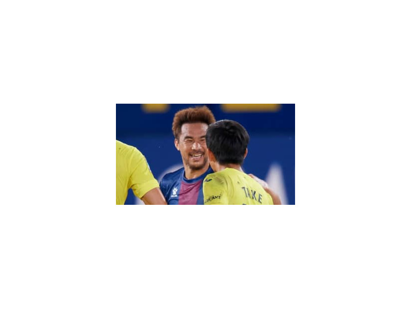 岡崎、久保に見せつけたリーガ開幕戦での「渾身ダイビングヘッド」がこれ