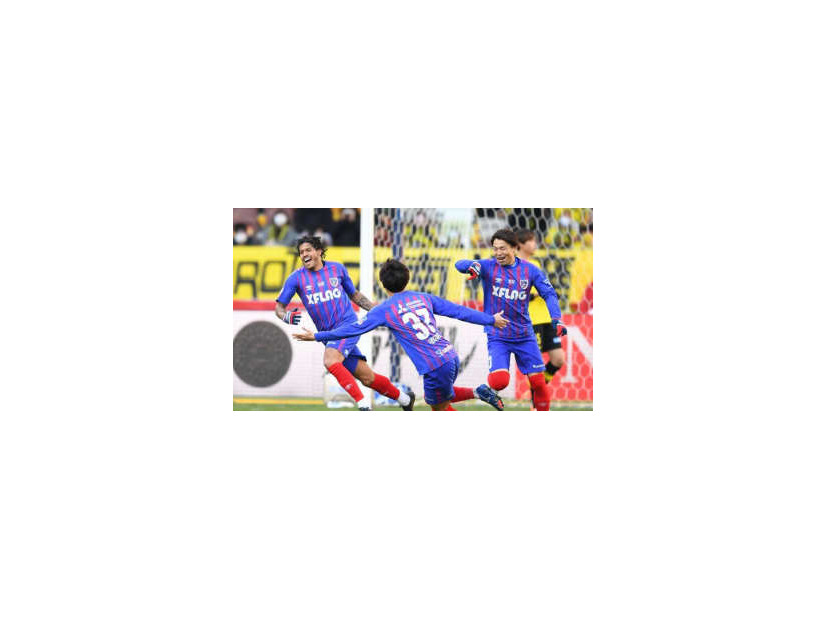 ルヴァンカップ、FC東京が優勝！アダイウトンの「超速反応・爪先弾」がすごい