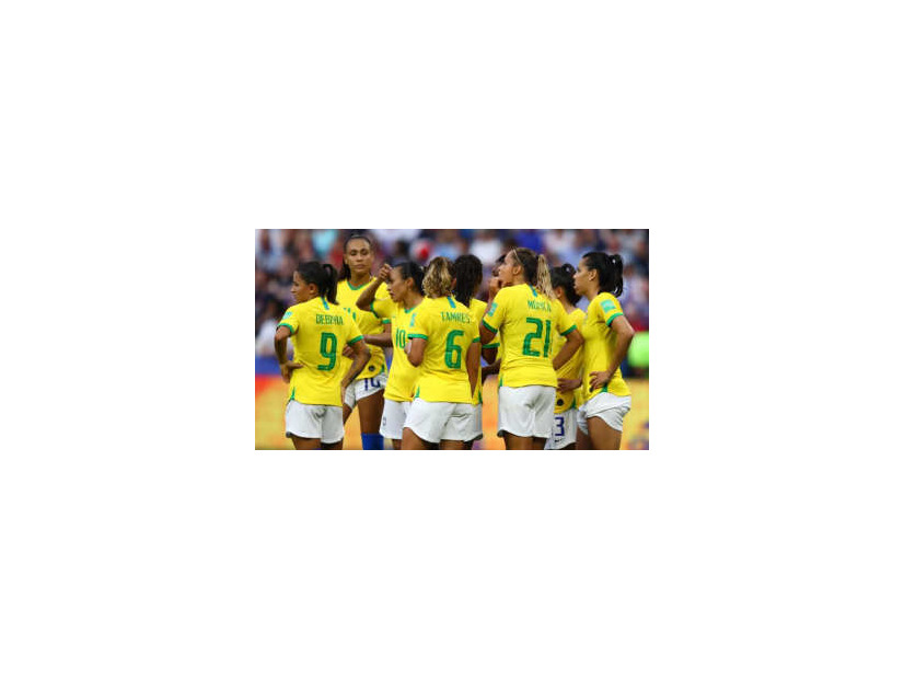 ブラジル女子代表、U-16男子に0-6で負ける