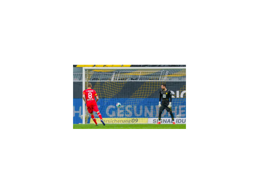 ドルトムントGKがPK阻止放棄！双子ベンダーの引退ラストシーンがいい