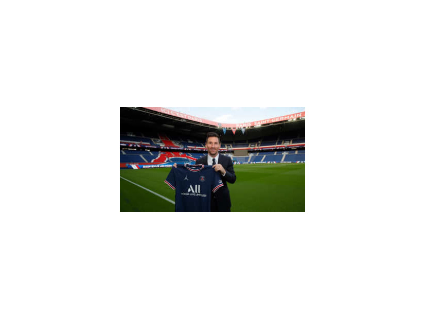 PSG、メッシ移籍の密着動画を公開！選手との初対面シーンもあるぞ